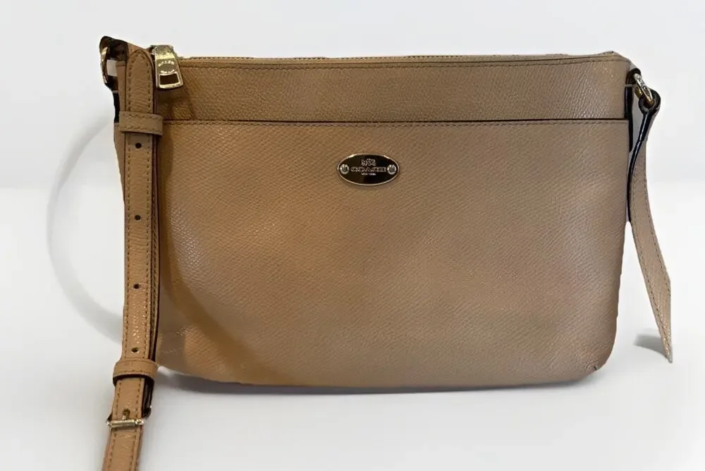 Coach F52881 Crossgrain Leather East West Pop Crossbody Bag beige Excellent